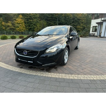 Volvo V40  Hatchback 2015,  1.6 diesel, automat - Na sprzedaż za 43 800 zł - Lipówki - zdjęcie 3