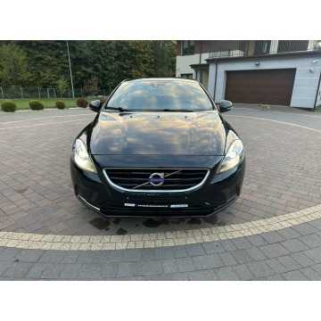 Volvo V40  Hatchback 2015,  1.6 diesel, automat - Na sprzedaż za 43 800 zł - Lipówki - zdjęcie 2
