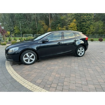 Volvo V40  Hatchback 2015,  1.6 diesel, automat - Na sprzedaż za 43 800 zł - Lipówki - zdjęcie 5