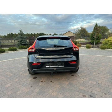 Volvo V40  Hatchback 2015,  1.6 diesel, automat - Na sprzedaż za 43 800 zł - Lipówki - zdjęcie 9