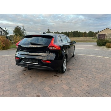 Volvo V40  Hatchback 2015,  1.6 diesel, automat - Na sprzedaż za 43 800 zł - Lipówki - zdjęcie 10