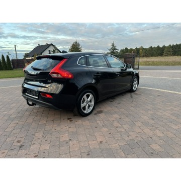 Volvo V40  Hatchback 2015,  1.6 diesel, automat - Na sprzedaż za 43 800 zł - Lipówki - zdjęcie 11