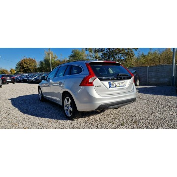 Volvo V60 2011,  1.6 diesel - Na sprzedaż za 25 900 zł - Płock - zdjęcie 8