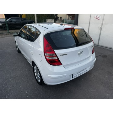 Hyundai i30  Hatchback 2009,  2.0 diesel - Na sprzedaż za 13 500 zł - Gdów - zdjęcie 3
