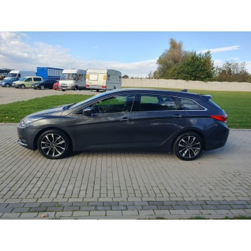 Hyundai i40  Kombi 2017,  1.7 diesel, automat - Na sprzedaż za 48 900 zł - Strobice - zdjęcie 3