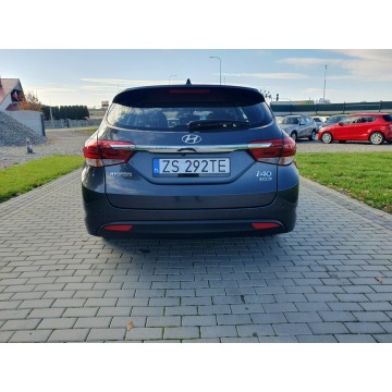 Hyundai i40  Kombi 2017,  1.7 diesel, automat - Na sprzedaż za 48 900 zł - Strobice - zdjęcie 8