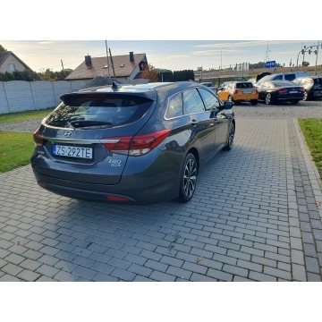 Hyundai i40  Kombi 2017,  1.7 diesel, automat - Na sprzedaż za 48 900 zł - Strobice - zdjęcie 11