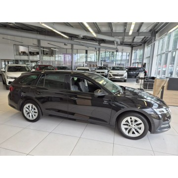 Skoda Octavia 2021,  1.5 benzyna, automat - Na sprzedaż za 62 900 zł - Kraków - zdjęcie 2