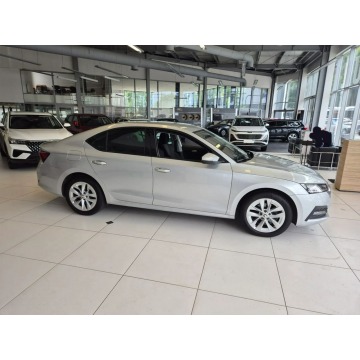 Skoda Octavia  Sedan/Limuzyna 2022,  1.5 benzyna - Na sprzedaż za 69 900 zł - Kraków - zdjęcie 2