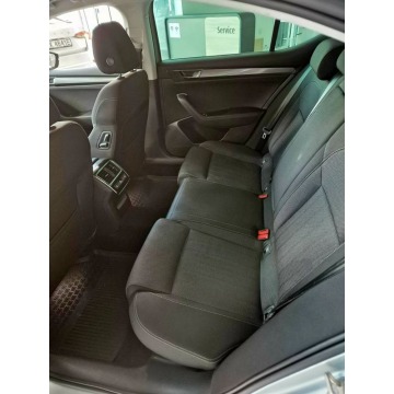 Skoda Superb  Sedan/Limuzyna 2022,  2.0 benzyna, automat - Na sprzedaż za 93 900 zł - Kraków - zdjęcie 11