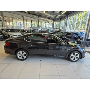 Skoda Superb  Sedan/Limuzyna 2022,  2.0 benzyna, automat - Na sprzedaż za 79 900 zł - Kraków - zdjęcie 2