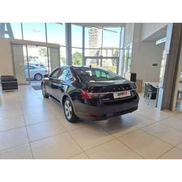Skoda Superb  Sedan/Limuzyna 2022,  2.0 benzyna, automat - Na sprzedaż za 79 900 zł - Kraków - zdjęcie 5
