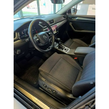 Skoda Superb  Sedan/Limuzyna 2022,  2.0 benzyna, automat - Na sprzedaż za 79 900 zł - Kraków - zdjęcie 9