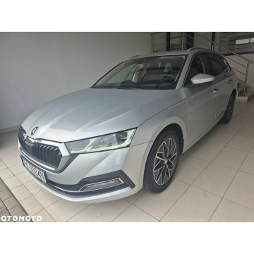 Skoda Octavia 2022,  2.0 benzyna, automat - Na sprzedaż za 86 900 zł - Kraków - zdjęcie 2