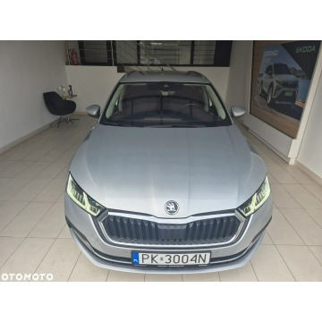 Skoda Octavia 2022,  2.0 benzyna, automat - Na sprzedaż za 86 900 zł - Kraków - zdjęcie 3