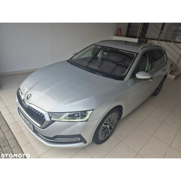 Skoda Octavia 2022,  2.0 benzyna, automat - Na sprzedaż za 86 900 zł - Kraków - zdjęcie 4