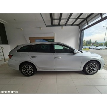 Skoda Octavia 2022,  2.0 benzyna, automat - Na sprzedaż za 86 900 zł - Kraków - zdjęcie 6