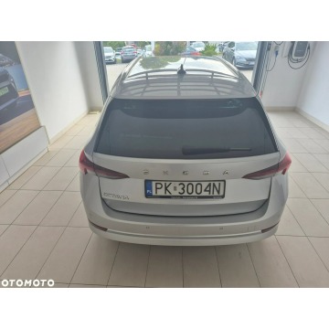 Skoda Octavia 2022,  2.0 benzyna, automat - Na sprzedaż za 86 900 zł - Kraków - zdjęcie 8