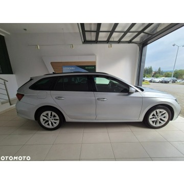 Skoda Octavia 2021,  1.5 benzyna, automat - Na sprzedaż za 74 900 zł - Kraków - zdjęcie 3
