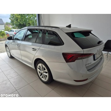 Skoda Octavia 2021,  1.5 benzyna, automat - Na sprzedaż za 74 900 zł - Kraków - zdjęcie 6