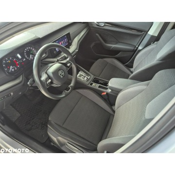 Skoda Octavia 2021,  1.5 benzyna, automat - Na sprzedaż za 74 900 zł - Kraków - zdjęcie 9