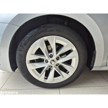 Skoda Octavia 2021,  1.5 benzyna, automat - Na sprzedaż za 74 900 zł - Kraków - zdjęcie 8