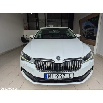 Skoda Superb  Sedan/Limuzyna 2021,  1.5 benzyna - Na sprzedaż za 72 900 zł - Kraków - zdjęcie 4