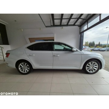 Skoda Superb  Sedan/Limuzyna 2021,  1.5 benzyna - Na sprzedaż za 72 900 zł - Kraków - zdjęcie 5