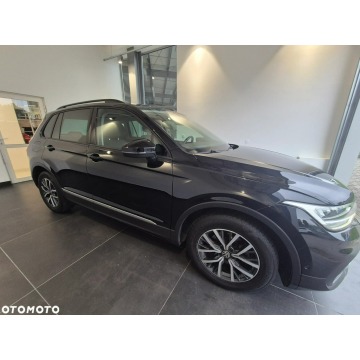 Volkswagen Tiguan  SUV 2021,  1.5 benzyna, automat - Na sprzedaż za 96 900 zł - Kraków - zdjęcie 3
