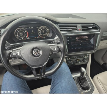 Volkswagen Tiguan Allspace  SUV 2018,  2.0 benzyna, automat - Na sprzedaż za 93 900 zł - Kraków - zdjęcie 12
