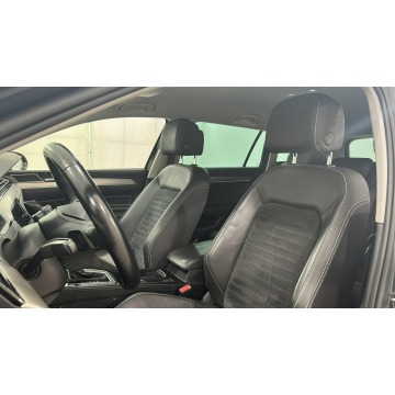 Volkswagen Passat  Kombi 2020,  2.0 diesel, automat - Na sprzedaż za 76 600 zł - Warszawa - zdjęcie 10