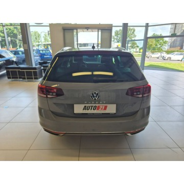 Volkswagen Passat 2022,  1.5 benzyna, automat - Na sprzedaż za 77 900 zł - Kraków - zdjęcie 4