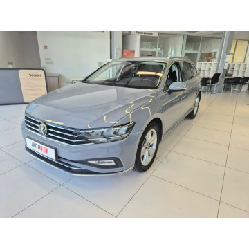 Volkswagen Passat 2022,  1.5 benzyna, automat - Na sprzedaż za 77 900 zł - Kraków - zdjęcie 7