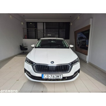 Skoda Octavia  Sedan/Limuzyna 2021,  1.5 benzyna - Na sprzedaż za 57 900 zł - Kraków - zdjęcie 4