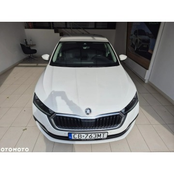 Skoda Octavia  Sedan/Limuzyna 2021,  1.5 benzyna - Na sprzedaż za 57 900 zł - Kraków - zdjęcie 3