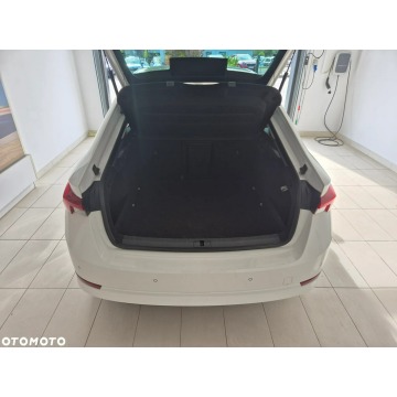 Skoda Octavia  Sedan/Limuzyna 2021,  1.5 benzyna - Na sprzedaż za 57 900 zł - Kraków - zdjęcie 8