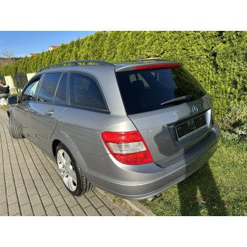 Mercedes - Benz C-klasa  Kombi 2010,  1.8 benzyna, automat - Na sprzedaż za 22 300 zł - Wejherowo - zdjęcie 4