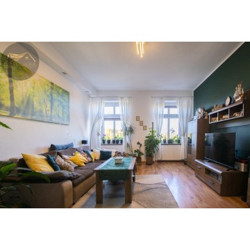 Mieszkanie dwupokojowe Świdnica,   60 m2, trzecie piętro - Sprzedam - zdjęcie 1