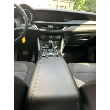 Alfa Romeo Stelvio  SUV 2019,  2.1 diesel, automat - Na sprzedaż za 79 800 zł - Nysa - zdjęcie 12