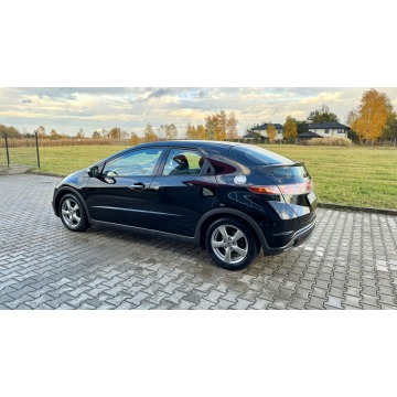 Honda Civic  Hatchback 2006,  1.3 benzyna - Na sprzedaż za 13 500 zł - Gołków - zdjęcie 9