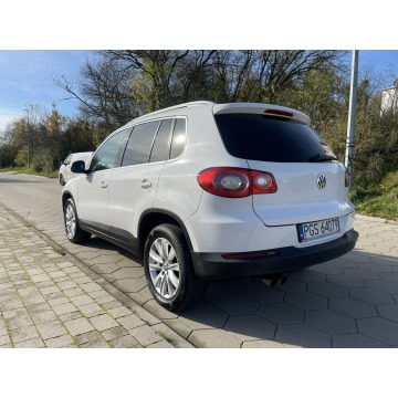Volkswagen Tiguan  SUV 2010,  2.0 diesel, automat - Na sprzedaż za 33 999 zł - Gostyń - zdjęcie 4