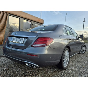 Mercedes - Benz E-klasa  Sedan/Limuzyna 2017,  2.0 benzyna, automat - Na sprzedaż za 89 900 zł - Łosino - zdjęcie 2