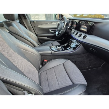Mercedes - Benz E-klasa  Sedan/Limuzyna 2017,  2.0 benzyna, automat - Na sprzedaż za 89 900 zł - Łosino - zdjęcie 5