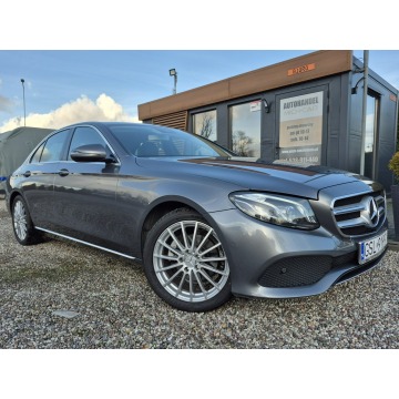 Mercedes - Benz E-klasa  Sedan/Limuzyna 2017,  2.0 benzyna, automat - Na sprzedaż za 89 900 zł - Łosino - zdjęcie 11