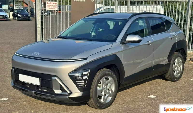 Hyundai Kona  SUV 2025,  1.6 benzyna, automat - Na sprzedaż za 117 928 zł - Warszawa