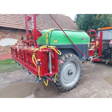 Opryskiwacz 2500 l, szer. 18 m