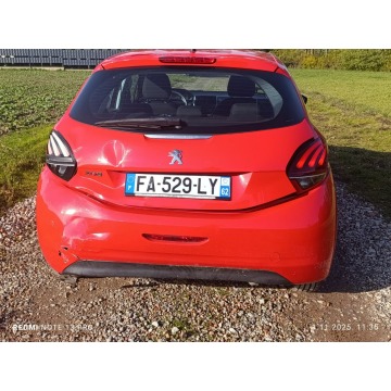 Peugeot 208  Hatchback 2018,  1.6 diesel - Na sprzedaż za 13 999 zł - Pleszew - zdjęcie 6