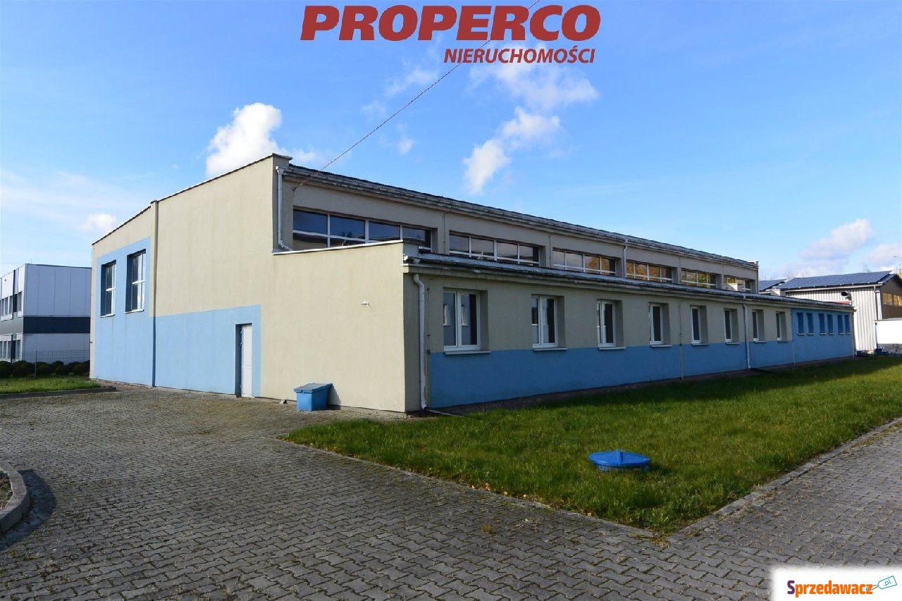 Hala pow. 588 m2, Dobrów, gm....