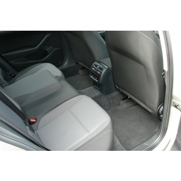 Volkswagen Passat 2015,  1.4 benzyna - Na sprzedaż za 39 900 zł - Piła - zdjęcie 9