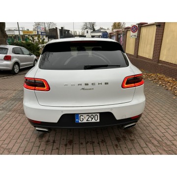 Porsche Macan  SUV 2017,  2.0 benzyna, automat - Na sprzedaż za 99 000 zł - Słupsk - zdjęcie 6